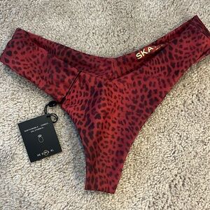 Skatie “Molly” Mai Tai bottoms size medium NWT